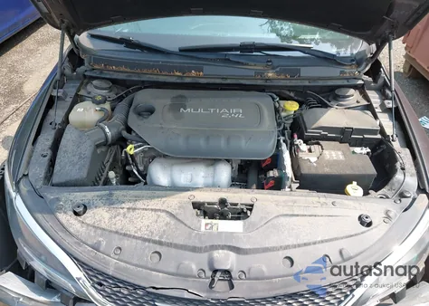 2015 Chrysler 200 Limited из США, поврежденный, VIN 1C3CCCABXFN750530